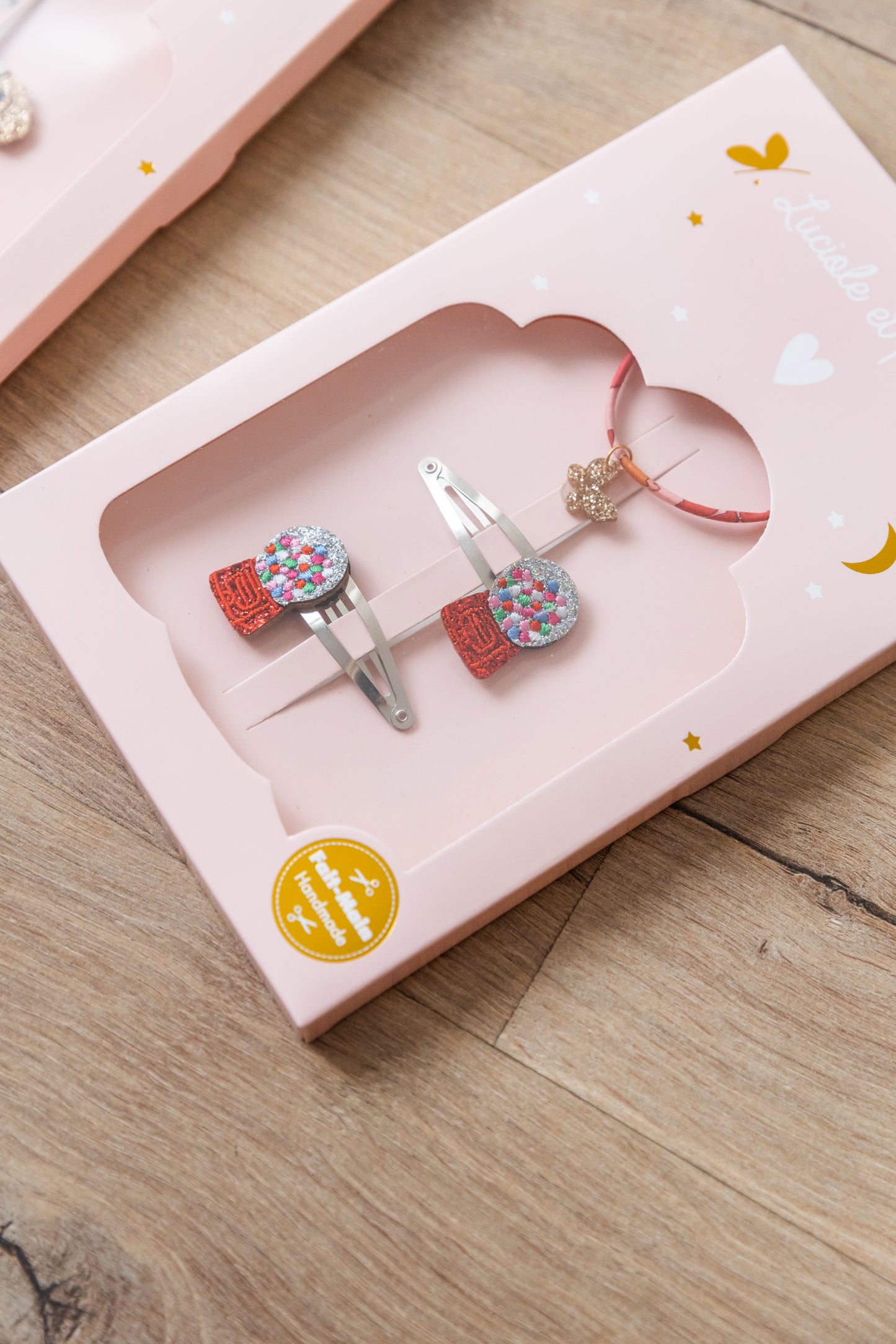 Bubble Gum Box Set - Bubble Gum Barrettes & Capel Floret Bracelet (Butterfly)