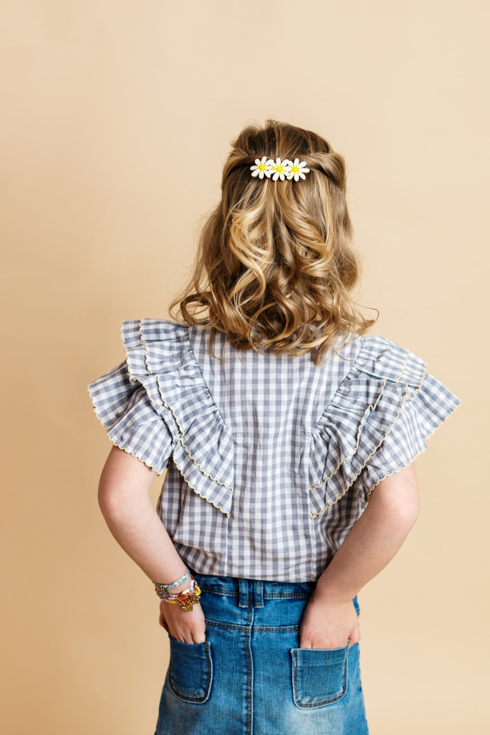 3 daisy barrette